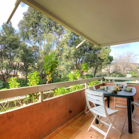 Apartamento La Croix Du Sud-3 By Interhome